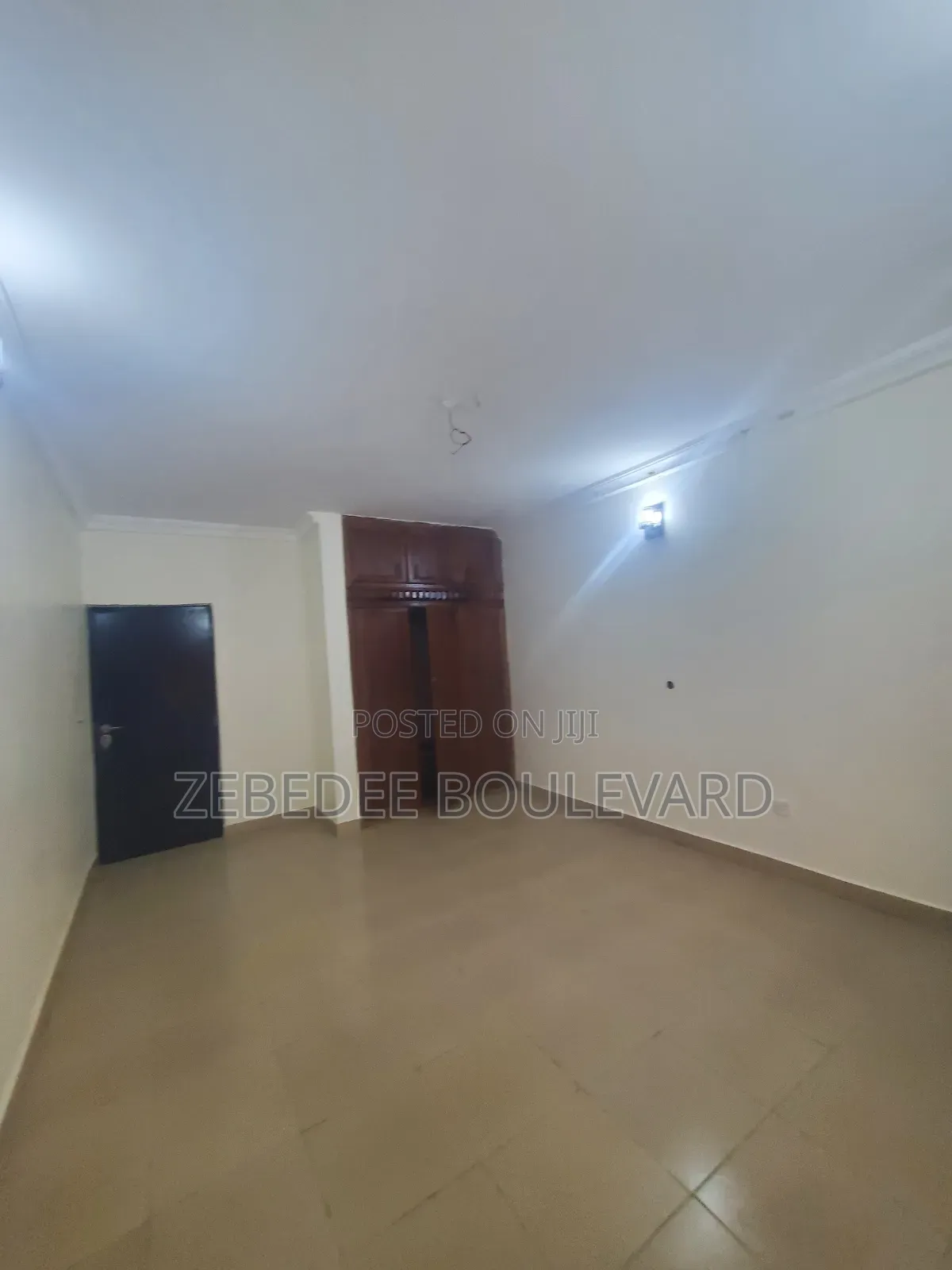 3bdrm Block of Flats in Area 11 for rent