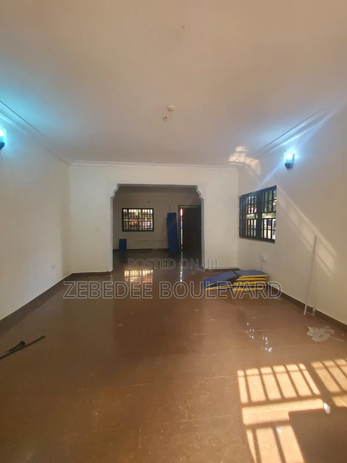 3bdrm Block of Flats in Area 11 for rent