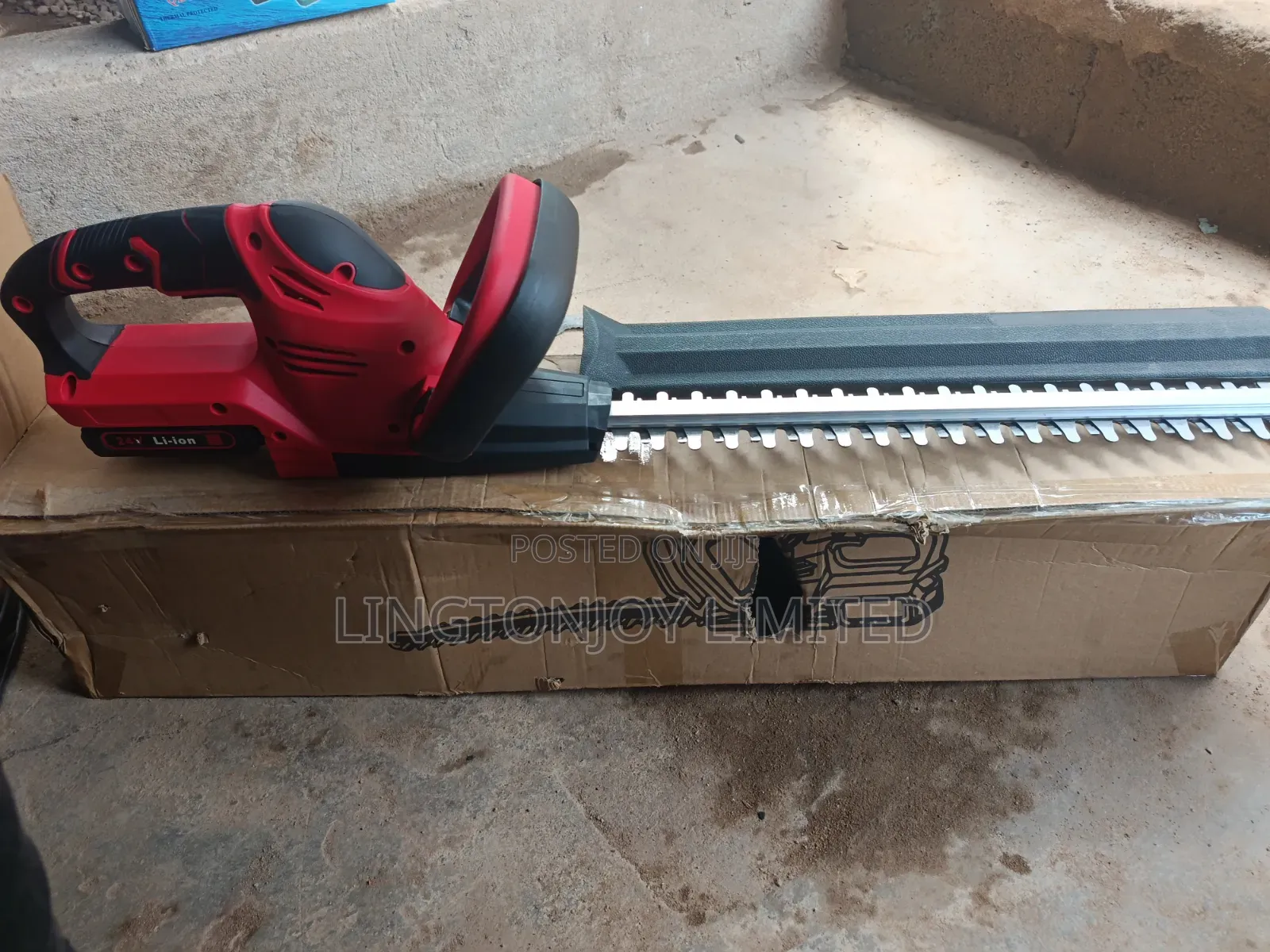 Cordless Hedge Trimmer