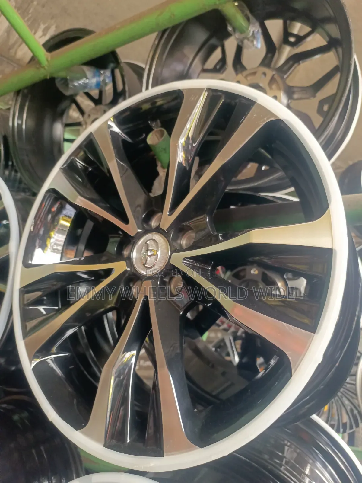 17inches for Toyoat Rav4 and Toyota Camry Available for Pick Up