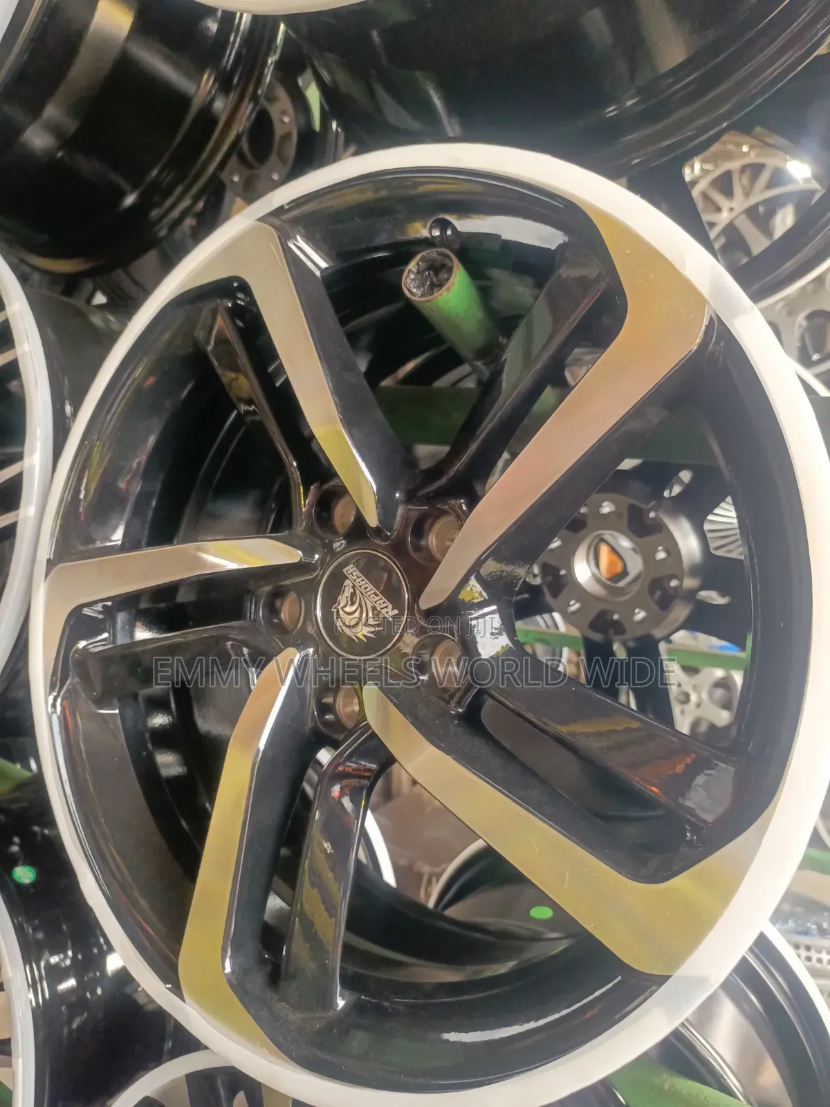 17inches for Toyoat Rav4 and Toyota Camry Available for Pick Up
