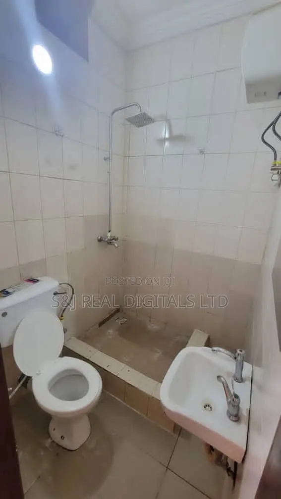4bdrm Block of Flats in Garki 2 for rent