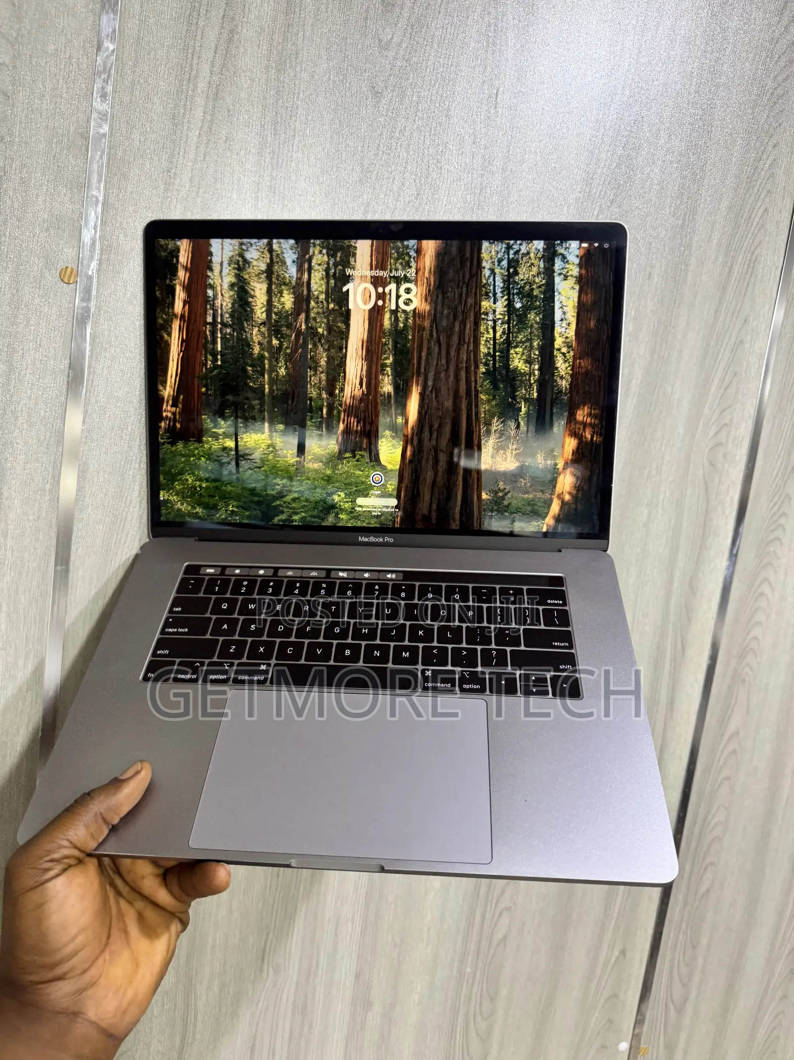 Laptop Apple MacBook Pro 2018 16GB Intel Core i7 SSD 512GB