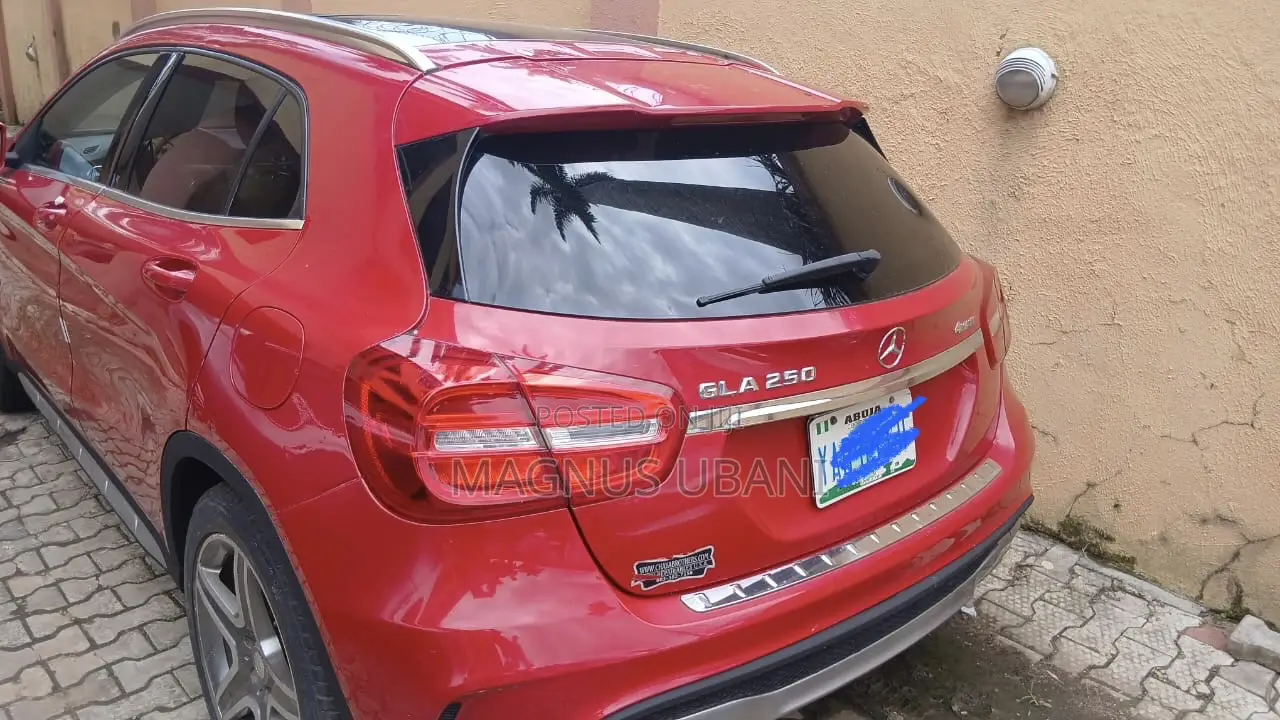 Mercedes-Benz GLA 250 2015 Red
