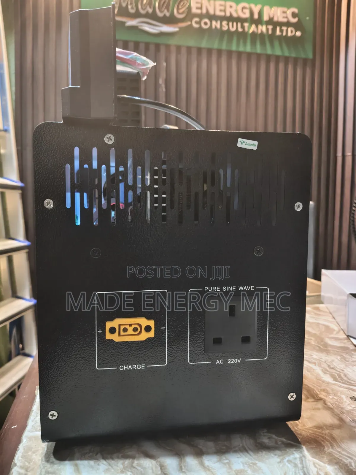 500W Lumin Solar Generator With LCD Display LED