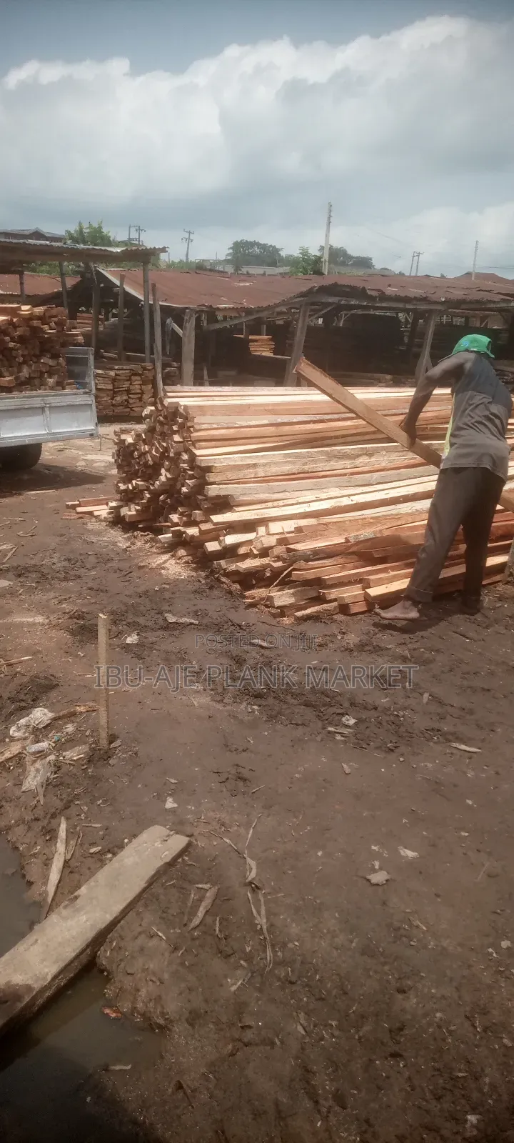 Standard Sizes Such as 2*2, 2*4, 2*6 Inches Woods for Roofing