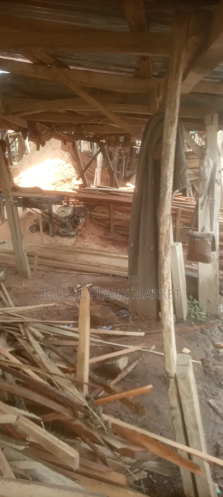 Standard Sizes Such as 2*2, 2*4, 2*6 Inches Woods for Roofing