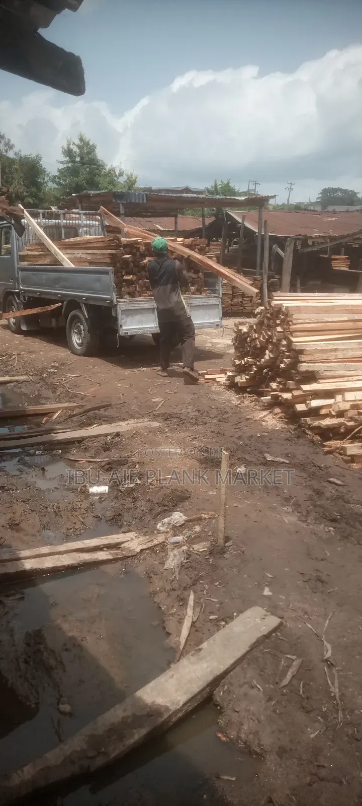 Standard Sizes Such as 2*2, 2*4, 2*6 Inches Woods for Roofing