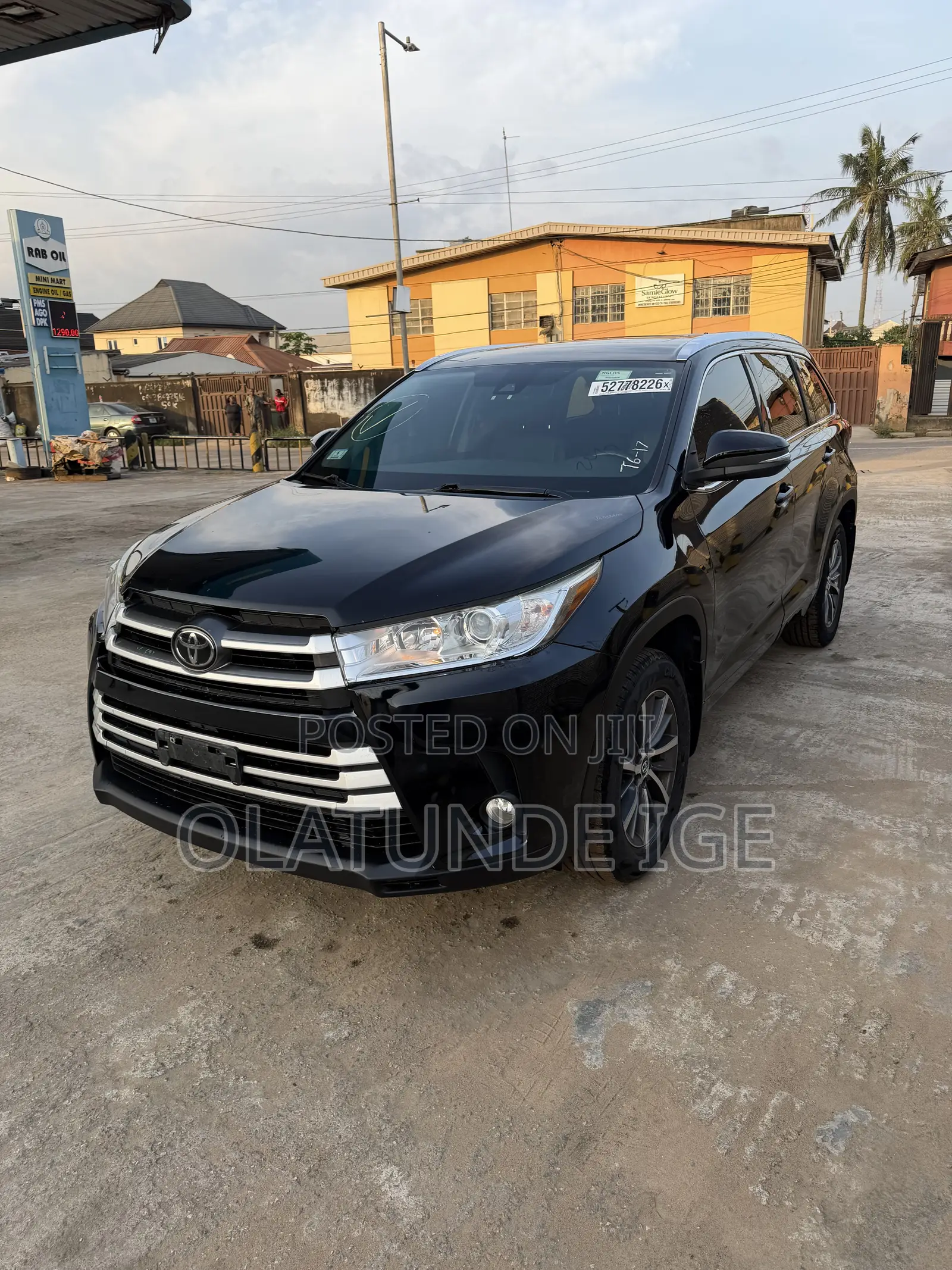 Toyota Highlander XLE 4x4 V6 (3.5L 6cyl 8A) 2018 Black