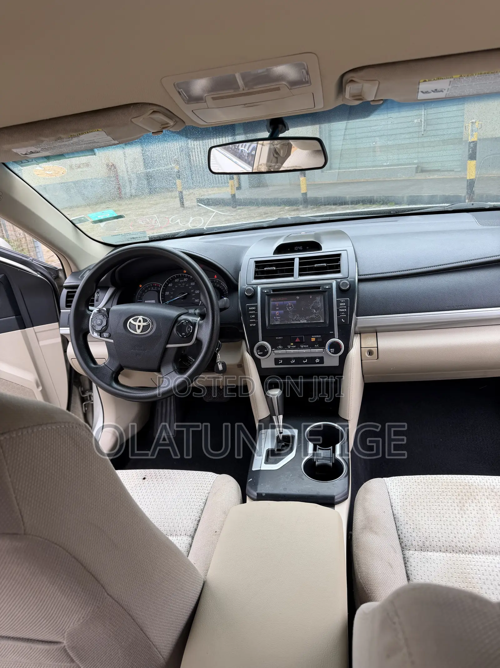Toyota Camry LE 4dr Sedan (2.5L 4cyl 6A) 2014 Gold