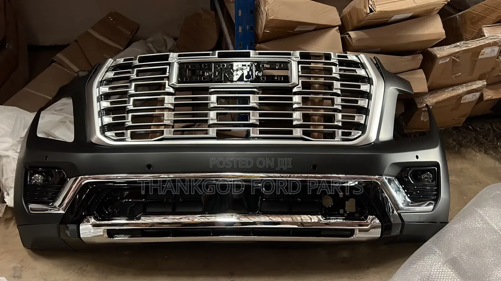 Bumper GMC Yukon 2025-2026