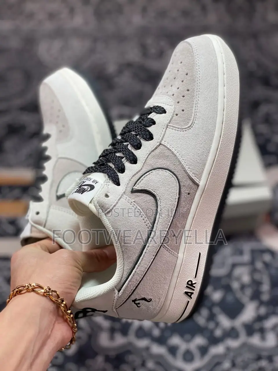 Nike Sneakers