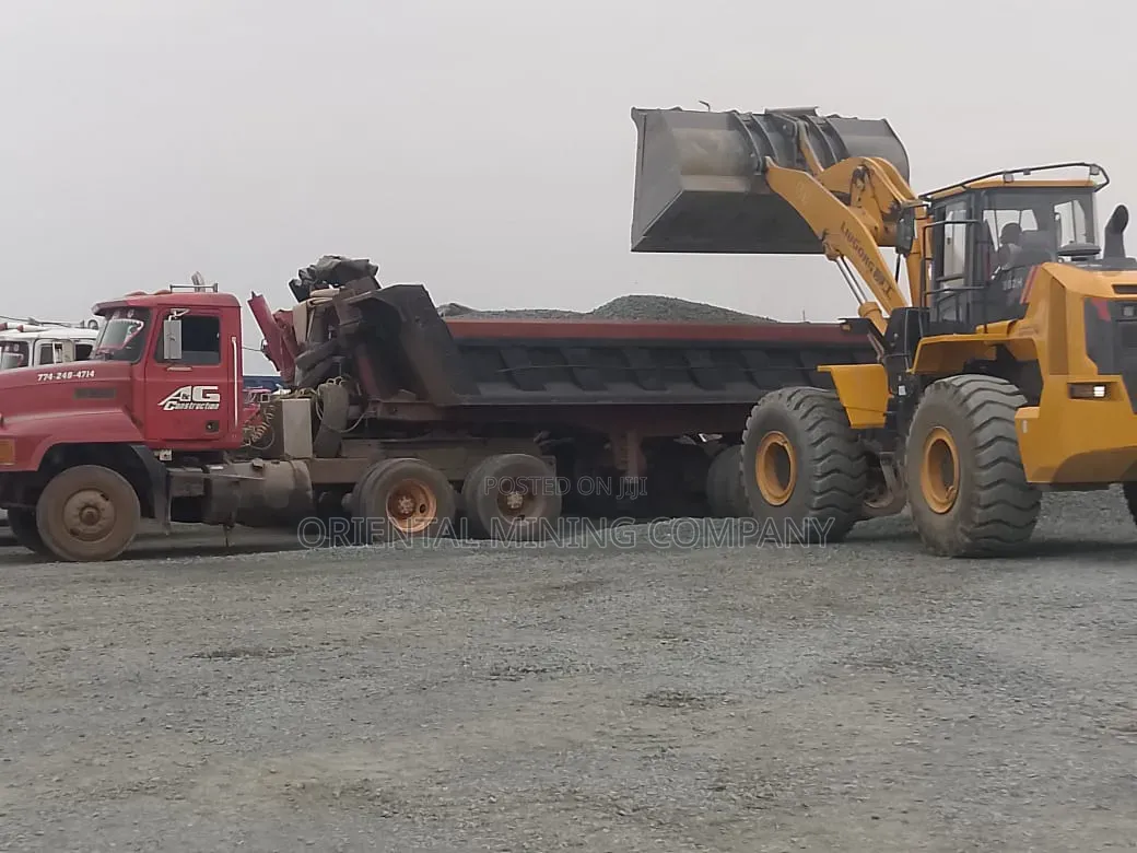 Strong Building Stone - Granite Dust, 3/4, 1/2 in Stock