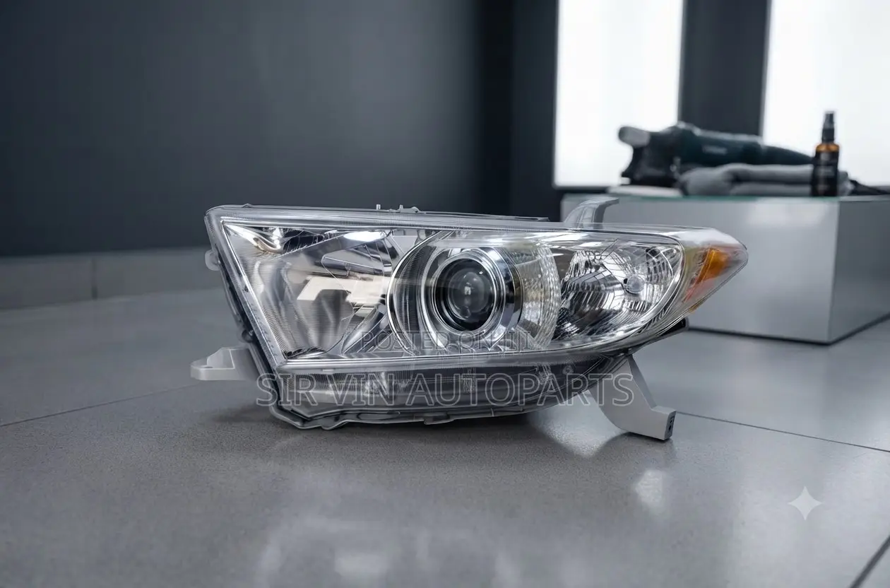 2012 Toyota Highlander Headlamp Assembly (Left Right) Complete Set