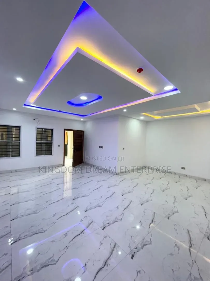 2bdrm Apartment in Lekki Phase 1 Lagos for rent