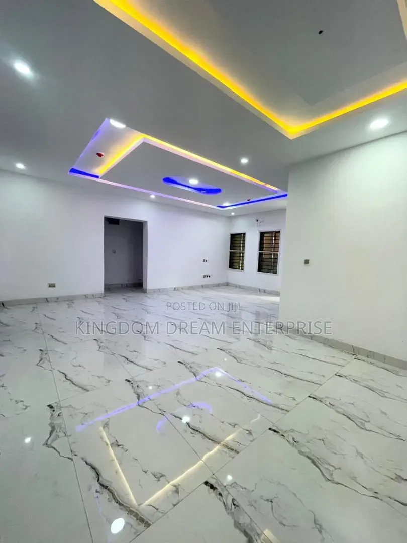2bdrm Apartment in Lekki Phase 1 Lagos for rent