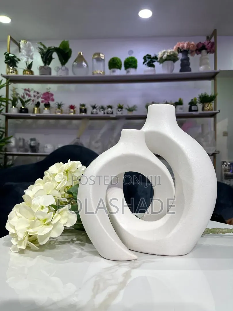 Abstract Intertwined Matte Ceramic Vase Set (Off-White / Cream)