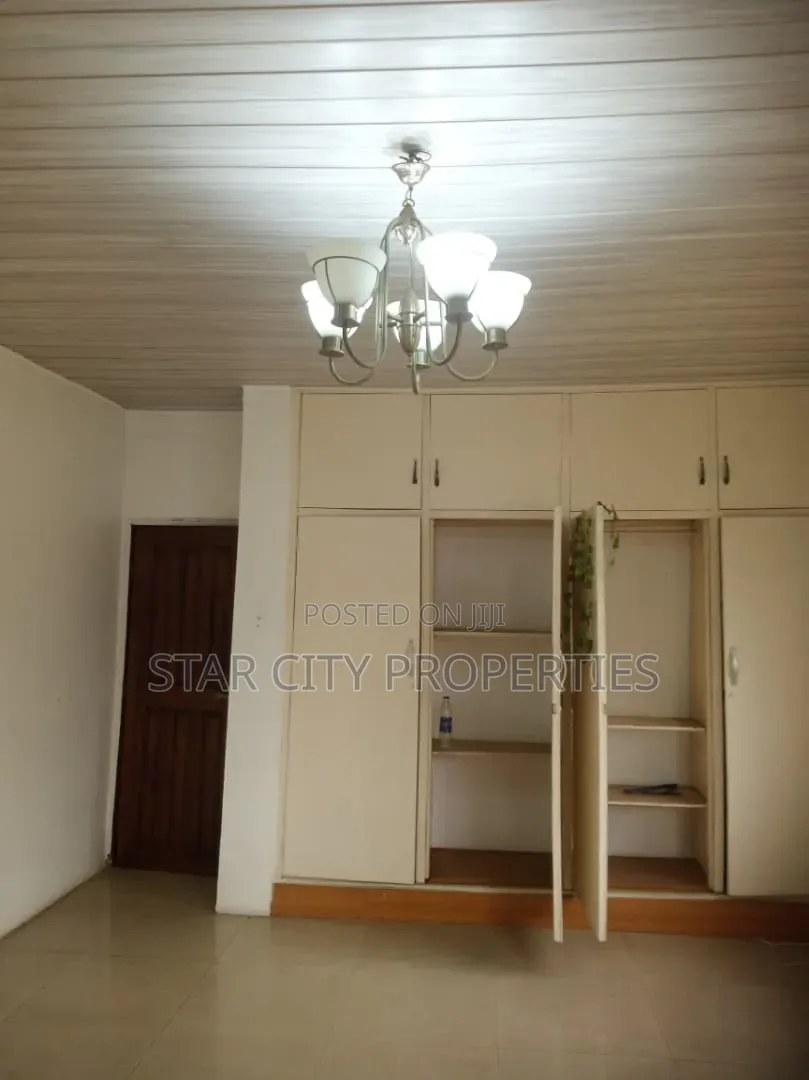 3bdrm Apartment in Ikeja Gra for rent