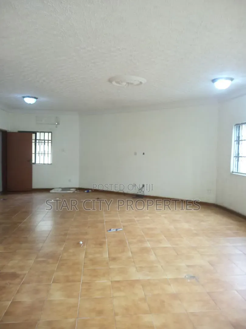 3bdrm Apartment in Ikeja Gra for rent