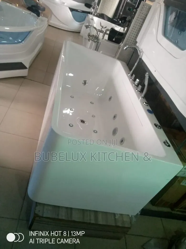Jacuzzi Whirlpool Bathtub With Massage Jets