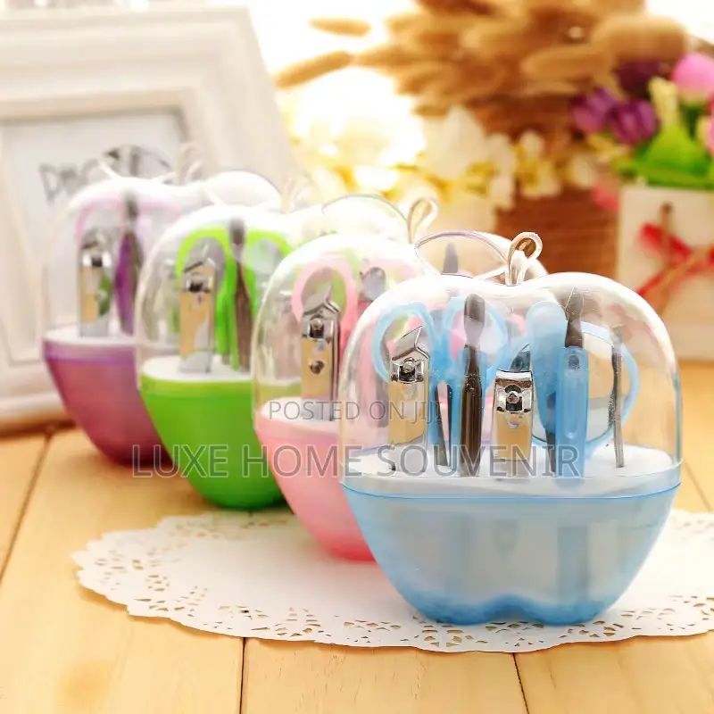 Apple Shape and Nail Cleaner Manicure Set