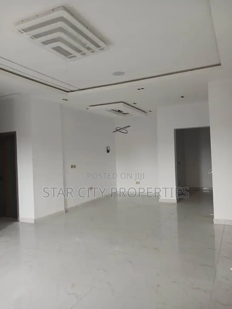 3bdrm Apartment in Ikeja Gra Lagos for rent