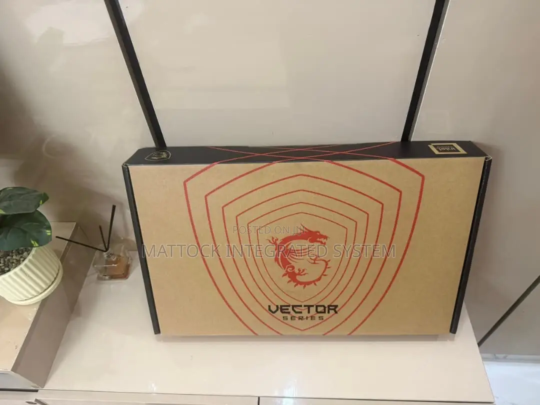 New Laptop MSI Vector 16 HX AI A2XWIG 16GB Intel Core Ultra 9 SSD 1T