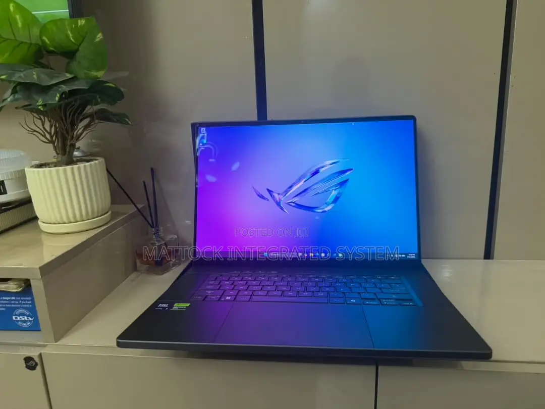 Laptop Asus ROG Zephyrus G16 32GB Intel Core Ultra 9 SSD 1T