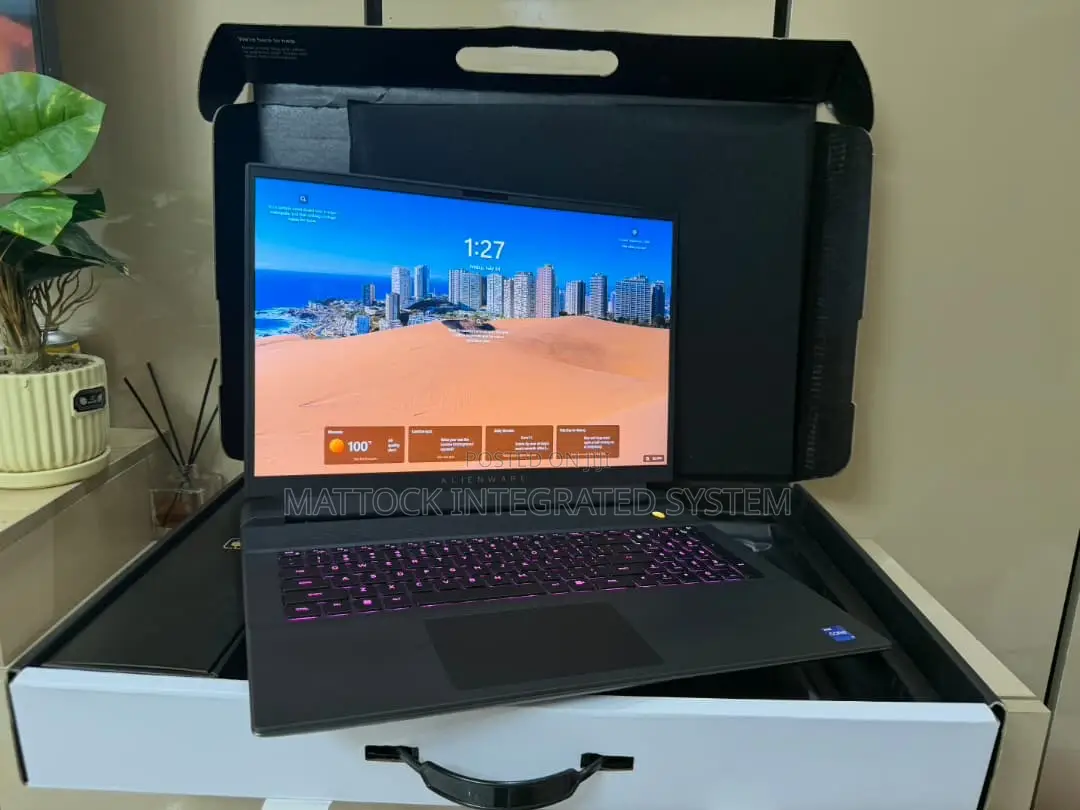 Laptop Dell Allienware M18 R1 32GB Intel Core i9 SSD 1T