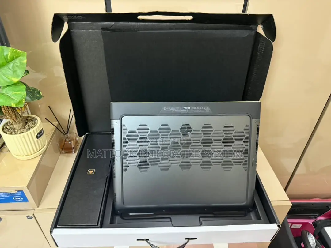 Laptop Dell Allienware M18 R1 32GB Intel Core i9 SSD 1T