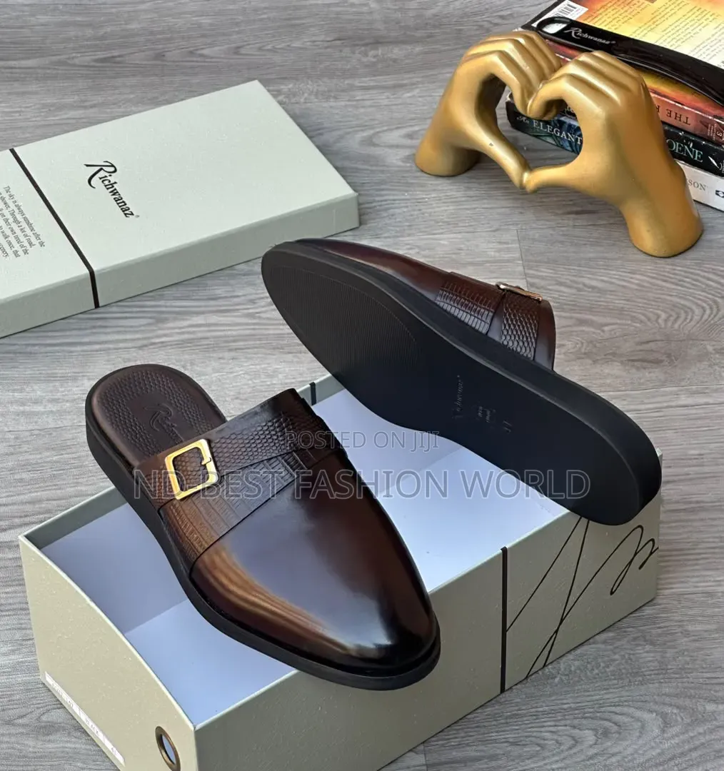 Ide Buckle Half Shoe