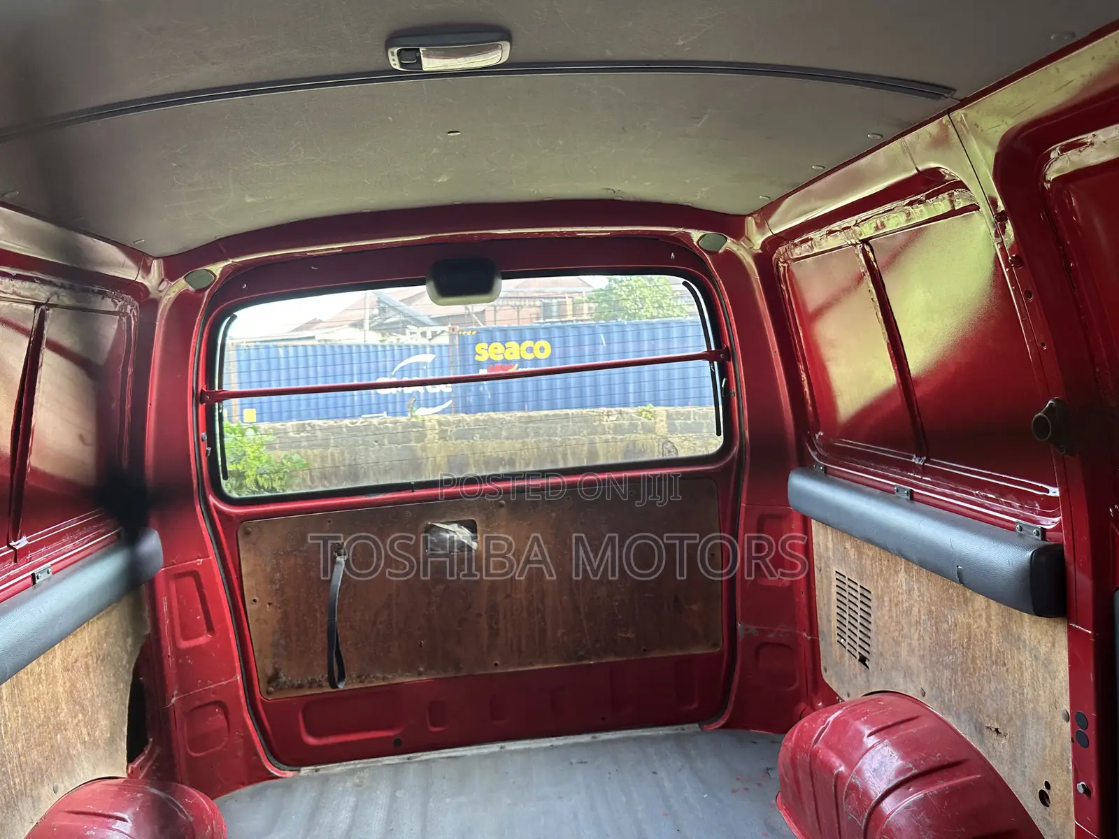 Toyota HiAce 2006 Red