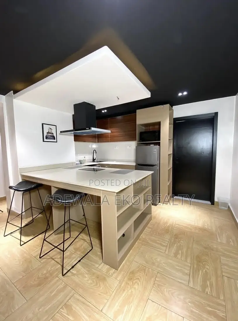 1Bedroom Shortlet in Yaba | Bathtub | 24hrs Power | WiFi