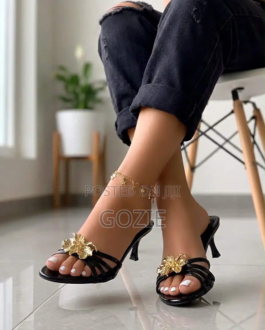 Luxury Kitten Heel With Brooch