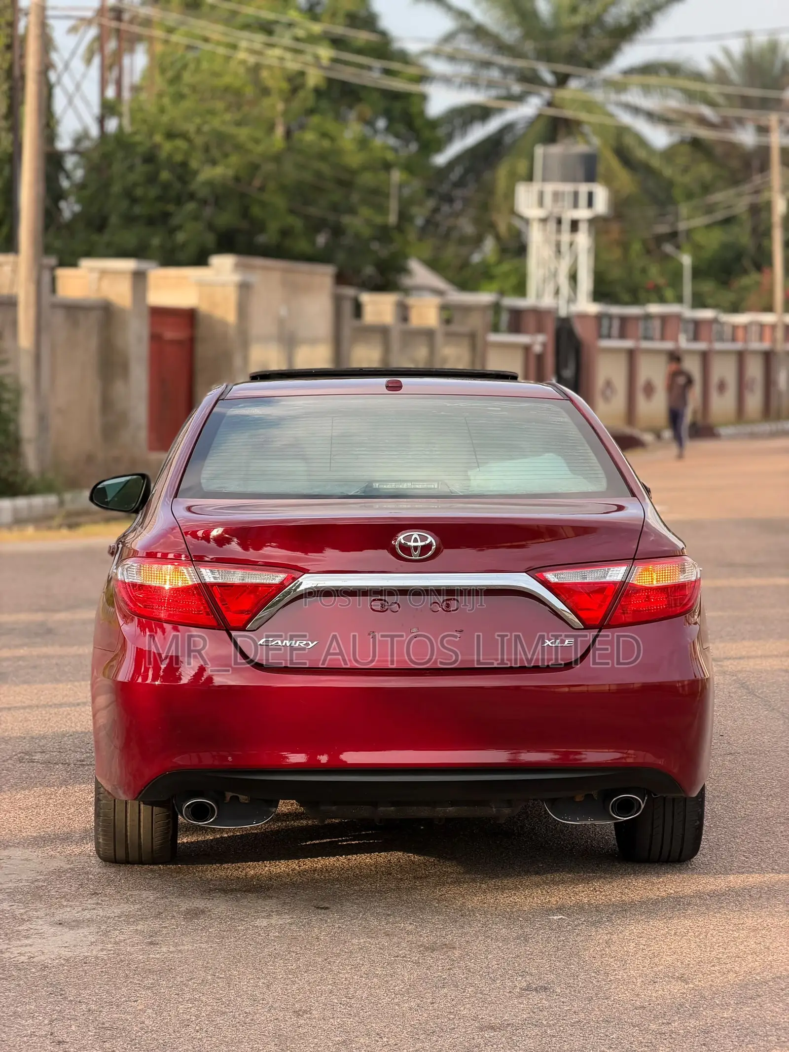 Toyota Camry XLE 4dr Sedan (2.5L 4cyl 6A) 2016 Maroon