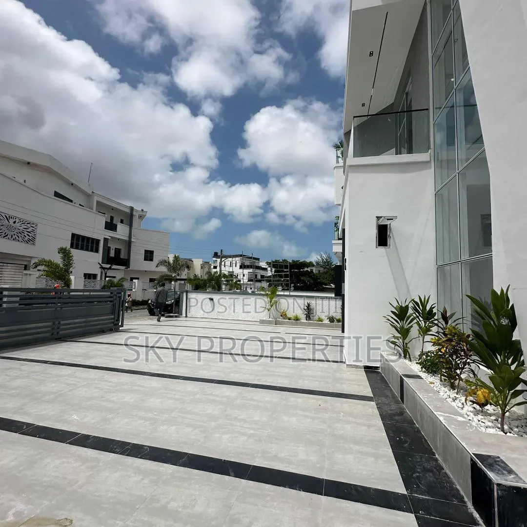 5bdrm Duplex in Ikate for sale