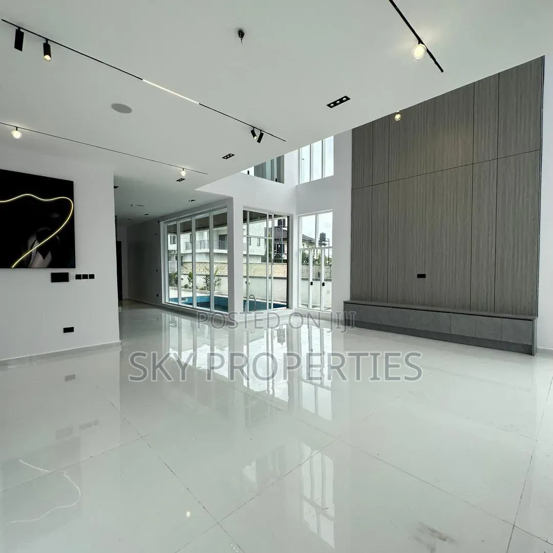 5bdrm Duplex in Ikate for sale