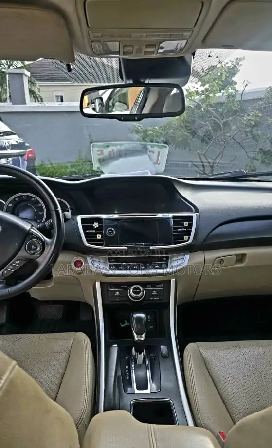 Honda Accord Touring V-6 4dr Sedan (3.5L 6cyl 6A) 2014 White