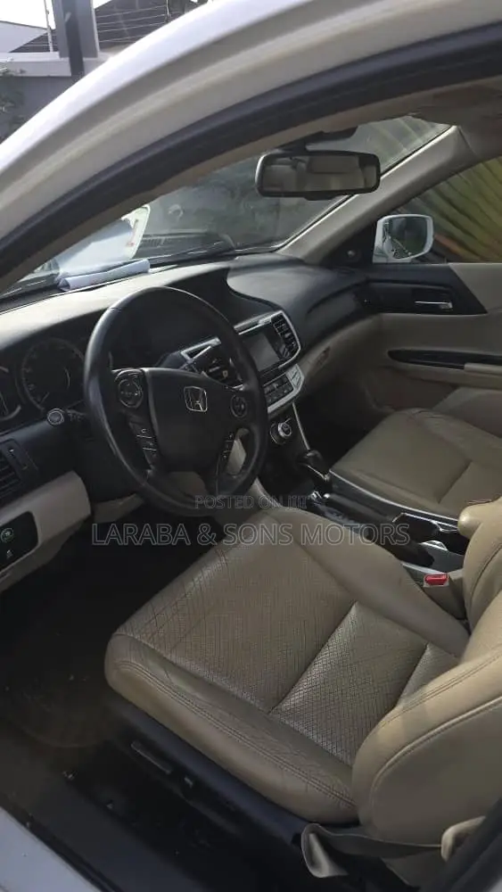 Honda Accord Touring V-6 4dr Sedan (3.5L 6cyl 6A) 2014 White