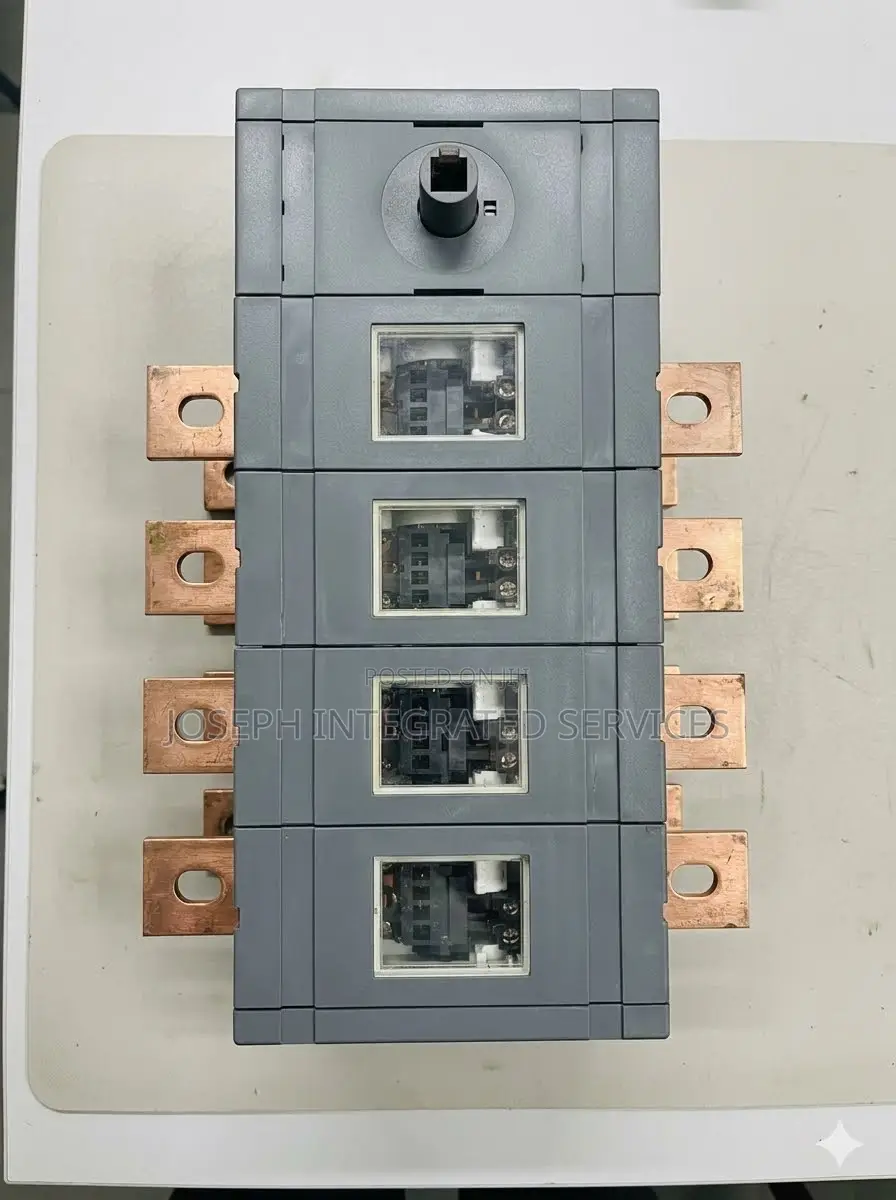 ABB Manual Changeover Switch, Likely in a 4-Pole Configuration.