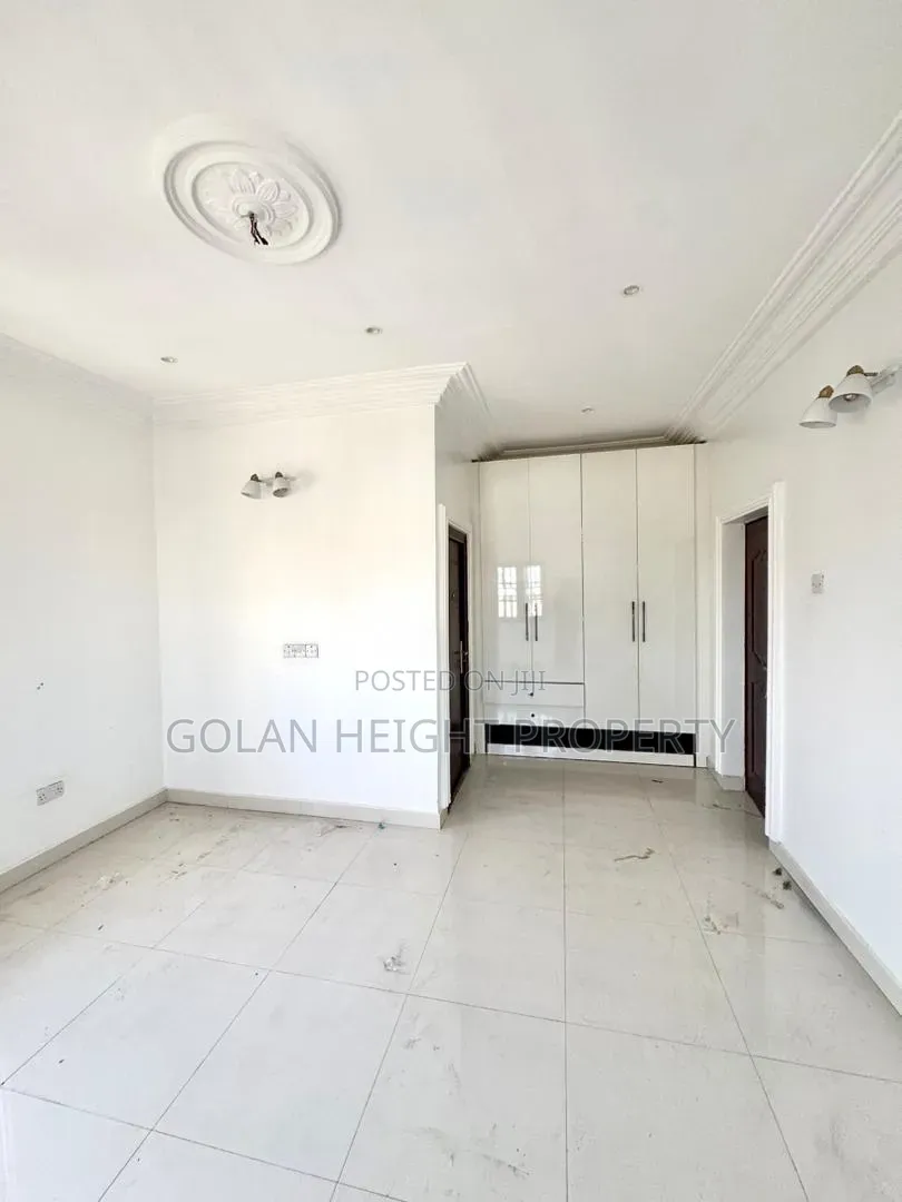 3bdrm Block of Flats in Jabi for rent