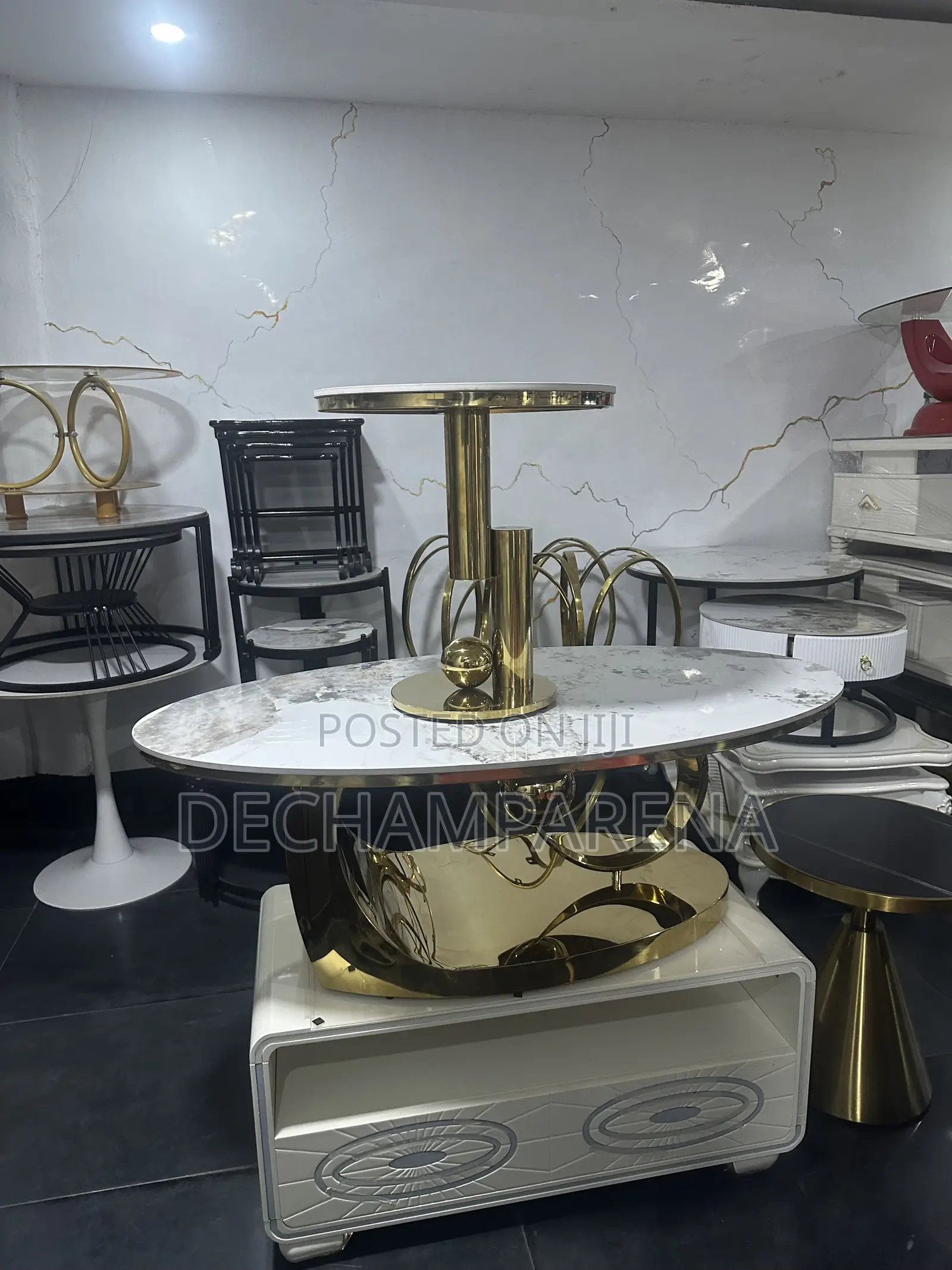 Moon Leg Table