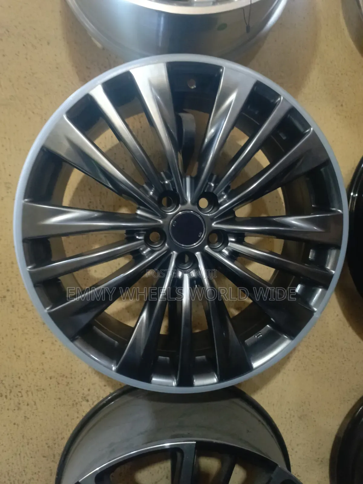 20inches for Toyota Highlander New model.l Grey Color