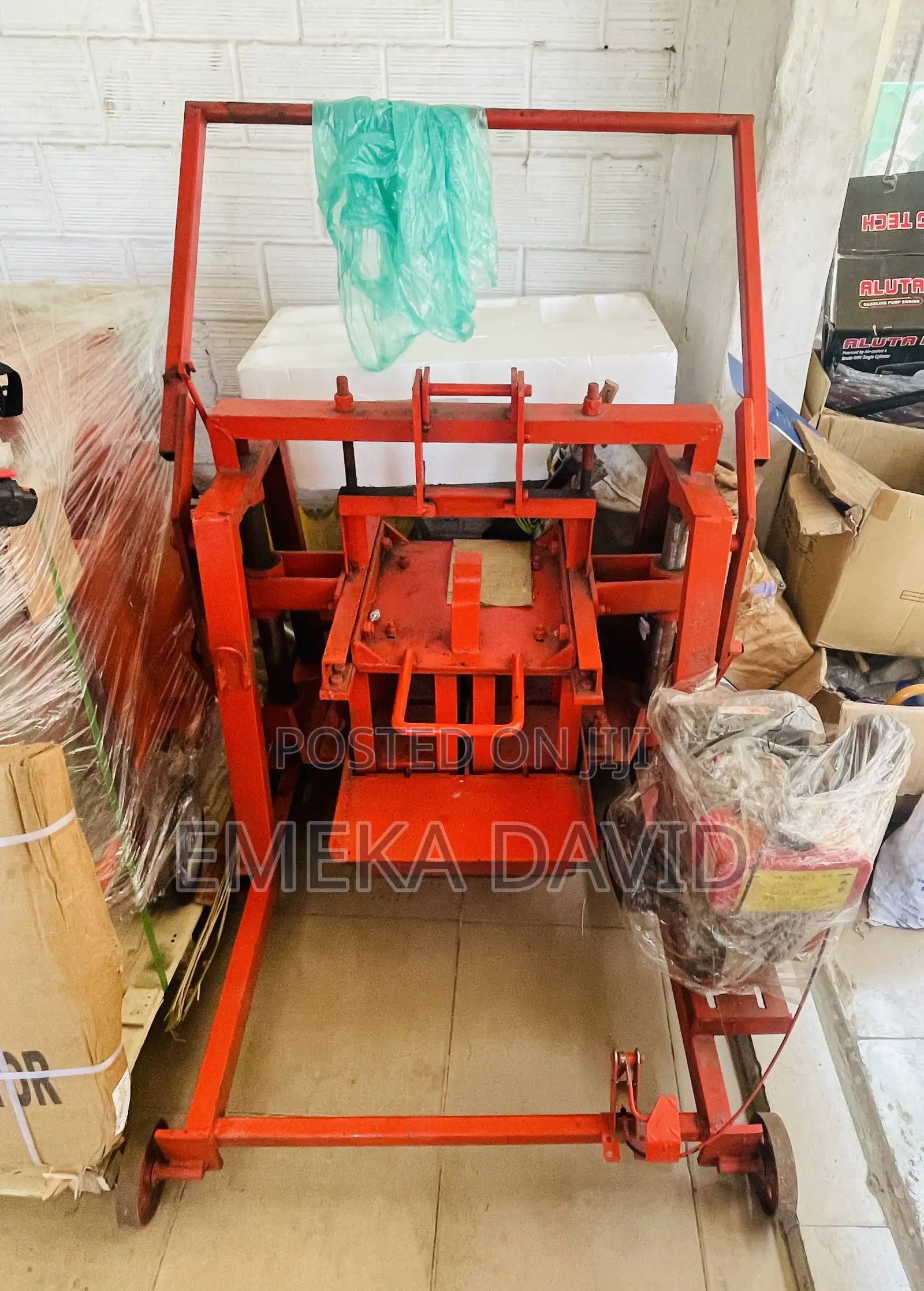 Portable Block Mouldng Machine Designed for Producing Concrete Blocks.