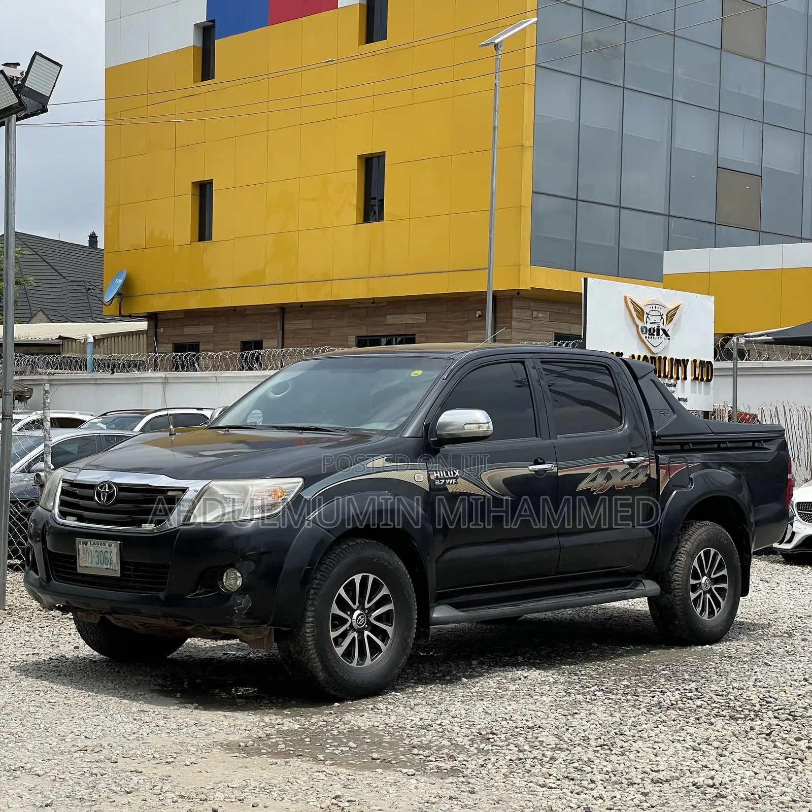 Toyota Hilux 2011 Black