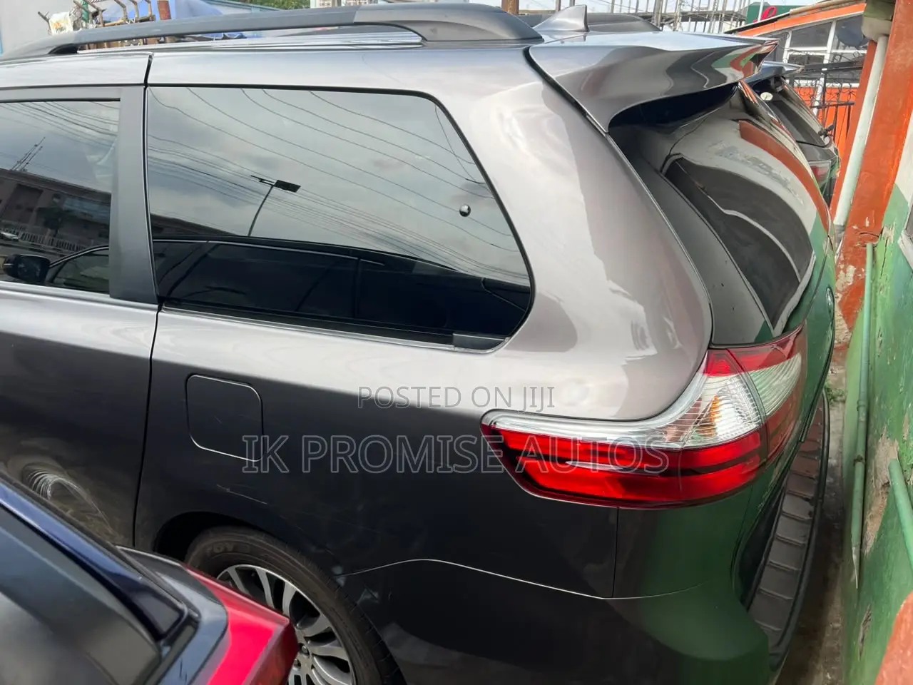 Toyota Sienna Limited Premium (3.5L 6cyl 8A) 2018 Gray