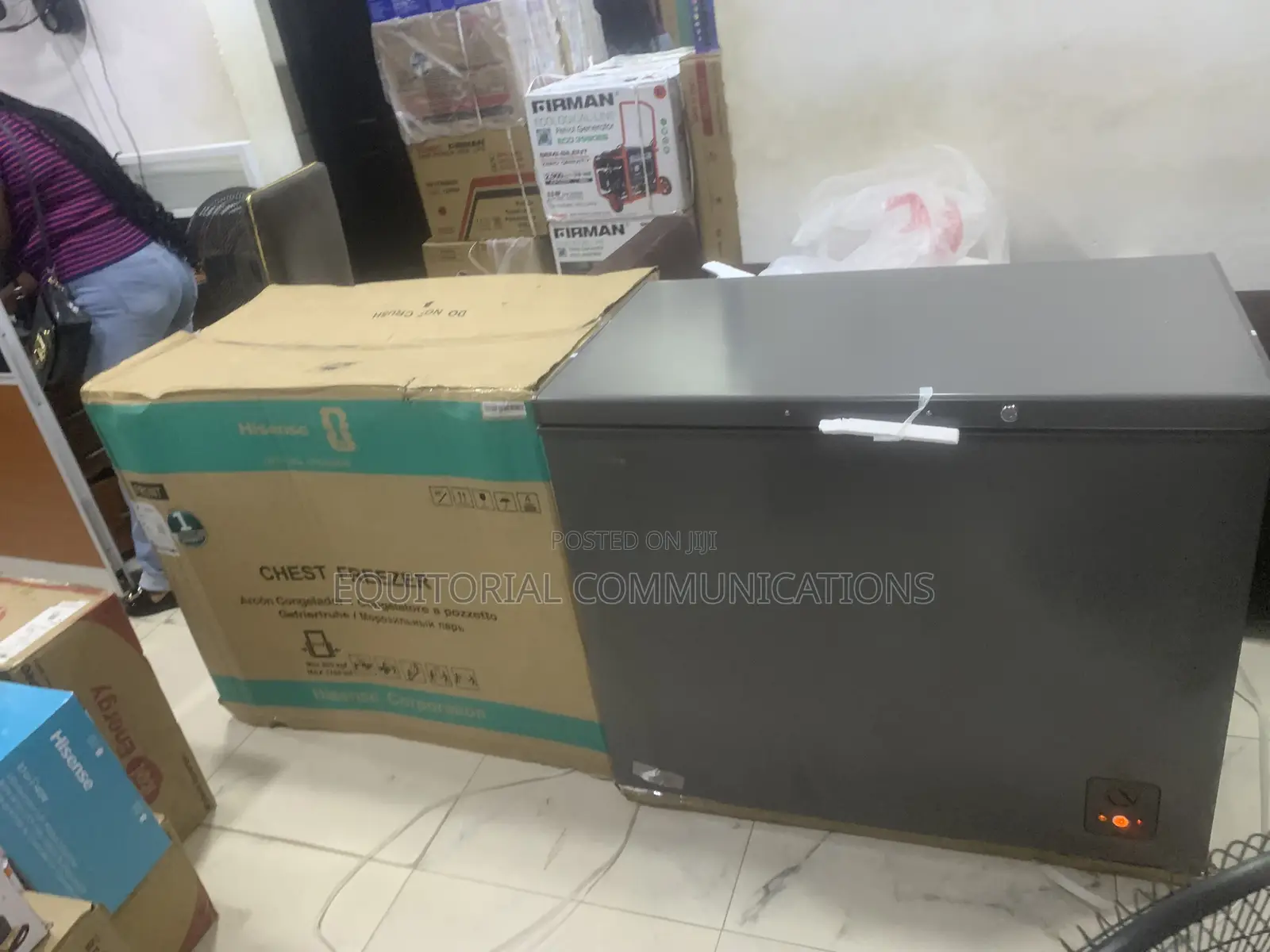 Hisense FC340SH 250L Deep Freezer With Manual Defrost Convenience