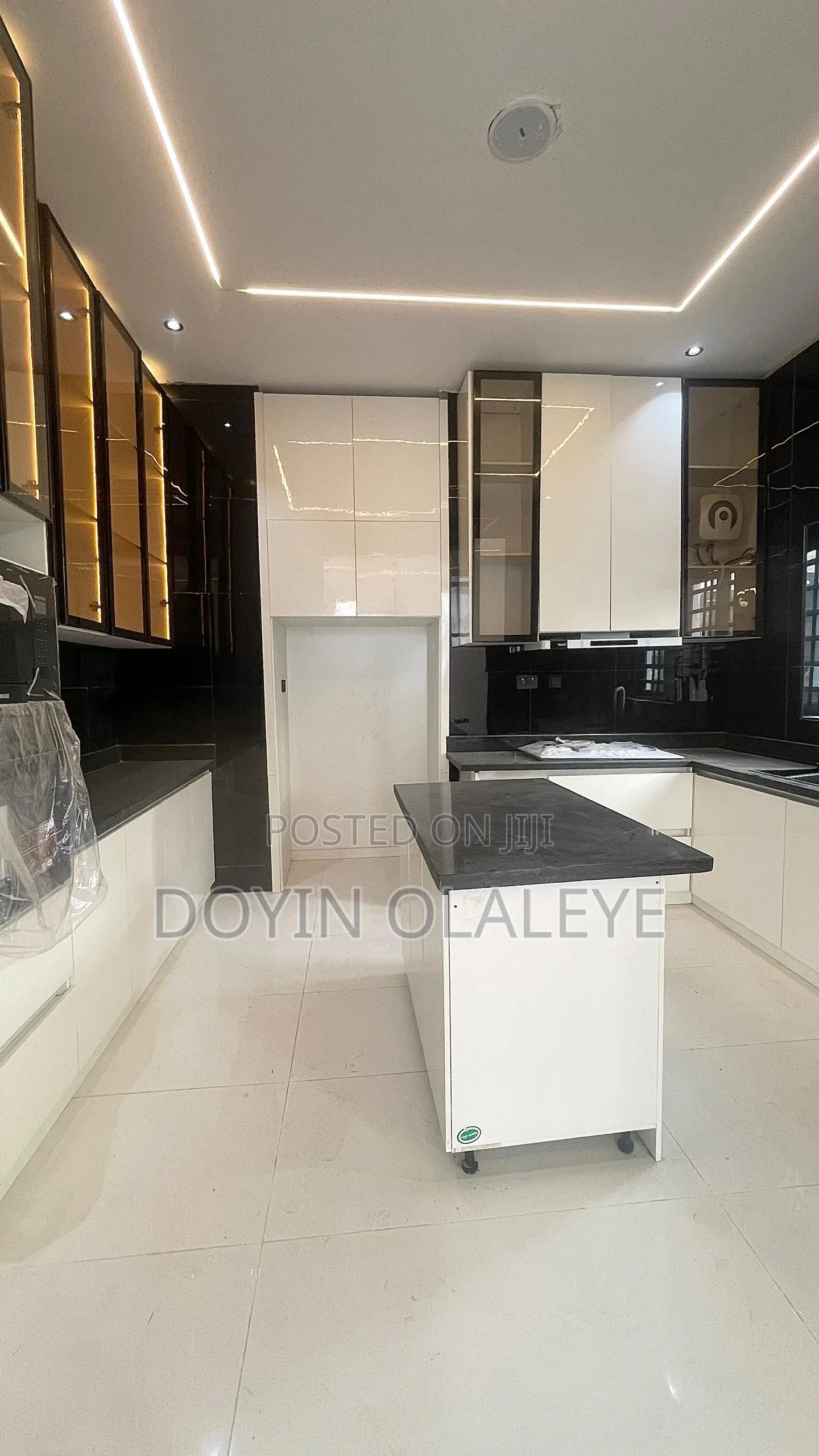 4bdrm Duplex in Ikota for sale