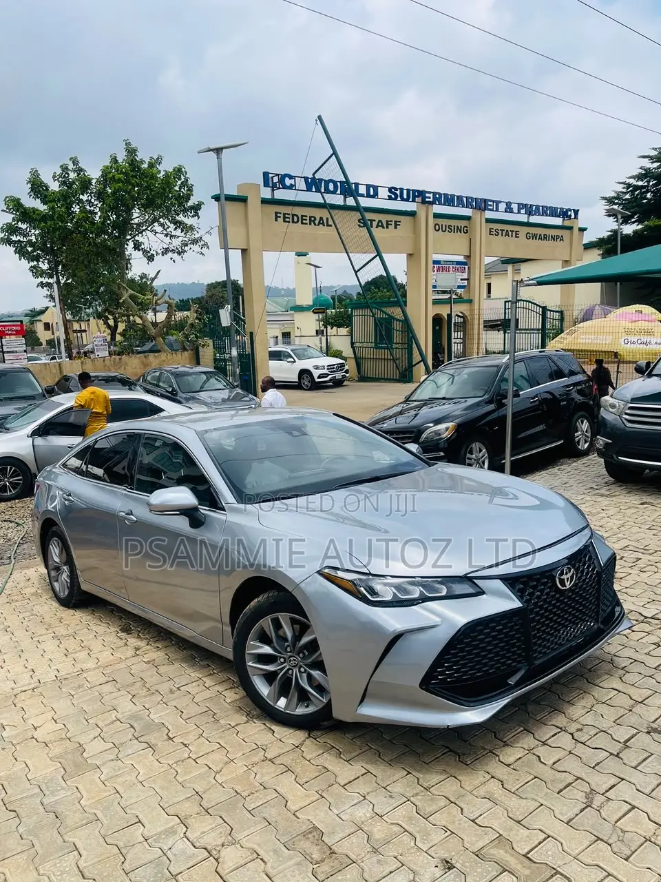 Toyota Avalon XLE FWD Sedan (3.5L V6 8A) 2019 Gray