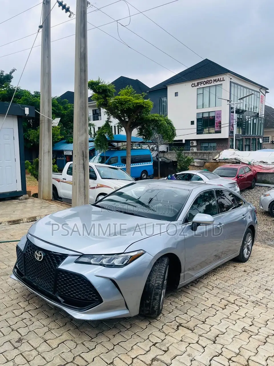 Toyota Avalon XLE FWD Sedan (3.5L V6 8A) 2019 Gray